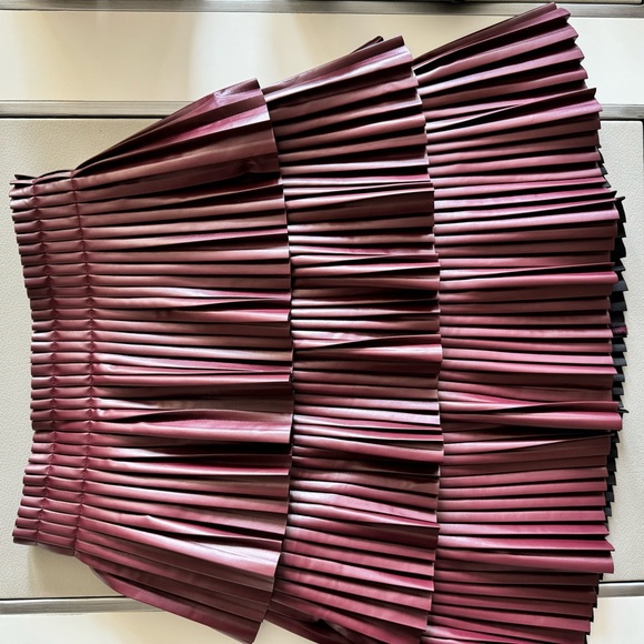 Anthropologie TIERED FAUX LEATHER MINI SKIRT | Color Plum | Size XS - Picture 3 of 8